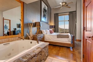 Vacation Rentals in Park City at Westgate 3901A: Primary bedroom with King bed and large soaking tub