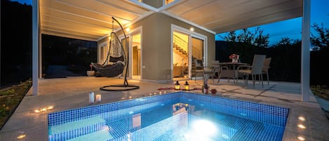 Enjoy your nights at your private Jacuzzi