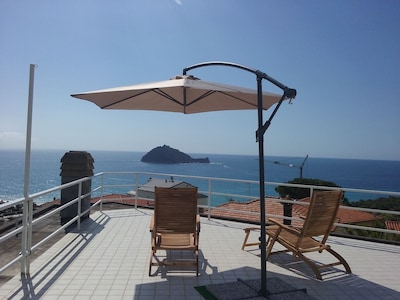 House surrounded by quiet Albenga with a 360 degree sea