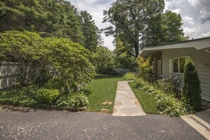 Front Walkway from Driveway