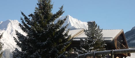 Blick vom Chalet L'Orbeye auf das Skigebiet Paradiski