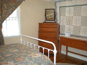 Plenty of drawer space available for our longer-term renters. Move-in and enjoy!
