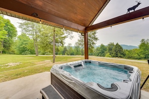 Covered Patio | Hot Tub