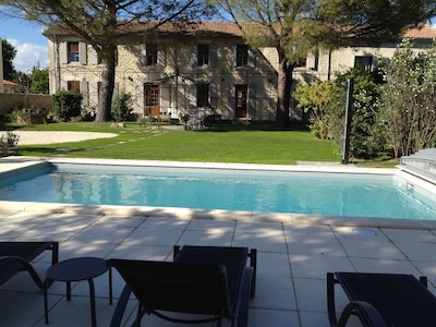 Gran casa provenzal con encanto, piscina climatizada de autonet, zona de Grignan 