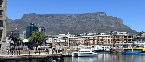 Table Mountain from the V&A Waterfront