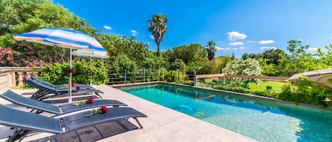 Finca con piscina y pista de tenis en Pollensa