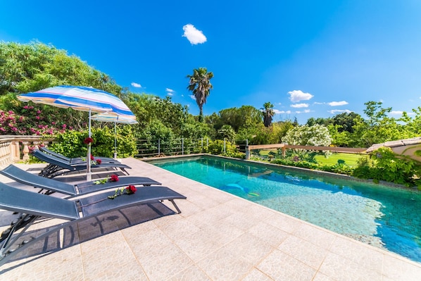 Finca with pool and tennis court in Pollensa