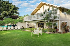 Welcome to The Palms! 4 bedroom 3 bath with 2 Lanais