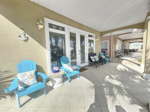 Royal Palms Retreat | Front Porch