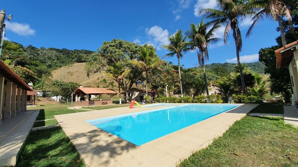 Qual tom de azul mais bonito? 🤔 da Piscina ou do Céu? 