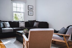 Relaxing Arm Chairs Castlemaine Accommodation