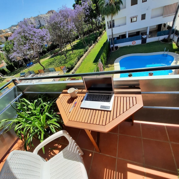 Balcony/Terrace,Pool view