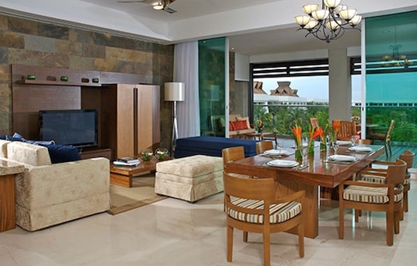 Living room & dining area