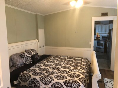 Beaufort SC Newly Renovated 2 Bedroom 2 Bath Sleeps 6