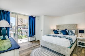 Stunning Waikiki Beach Retreat - 2 mins from Ocean