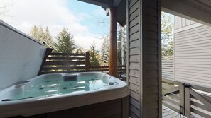 PRIVATE Hot Tub