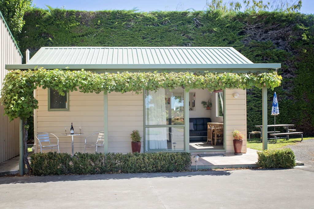 Palm Tree Cottage  in Rural Havelock North