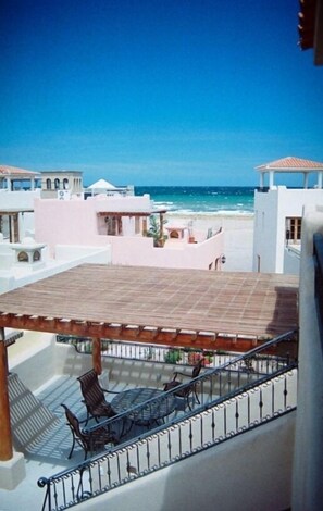 Sea of Cortez facing BBq deck, great for entertaining 300 ft from Sea - VIEWs!