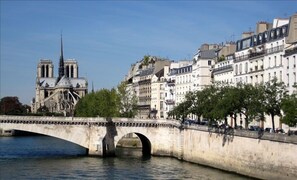 View of Ile Saint Louis