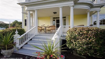 Classic Maine Cottage with an Ocean View in York Beach, ME.  200 Yards to Beach.