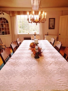 Classic Maine Cottage with an Ocean View in York Beach, ME.  200 Yards to Beach.