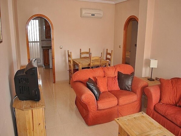 Open plan living and dining area