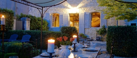 Maison de la Paix - late evening outdoor medieval feast. So French! Dordogne.