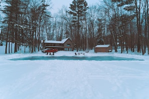 Cozy Winter Wonderland house and yard