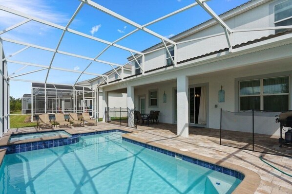 Swimming pool