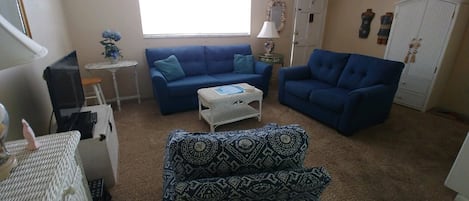 Cozy livingroom, for comfort and conversation. 