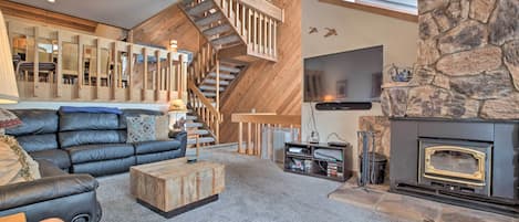 Mammoth Lakes Vacation Rental | 3BR | 2.5BA | 1,905 Sq Ft | Stairs Required