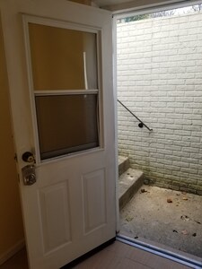 Huge basement minutes away from Gaylord/MGM/Washington Harbor