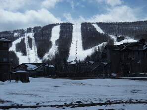 Nearby skiing at Windham mountain