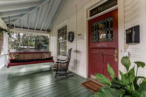 Front Porch / Swing