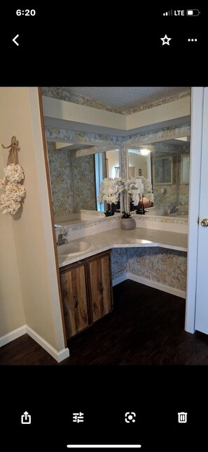 Master vanity