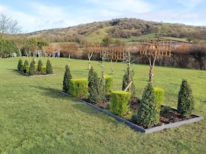 The huge back garden and fantastic views of the countryside beyond. 