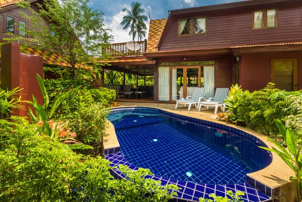 Private Garden & Dip Pool