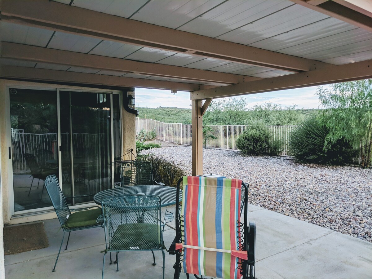 Serenity in Sunny Arizona with tons of birds and shade trees! Bike Trail Galore