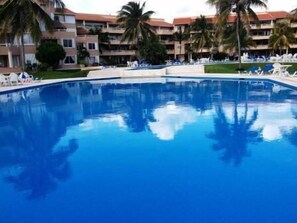 Huge Pool!