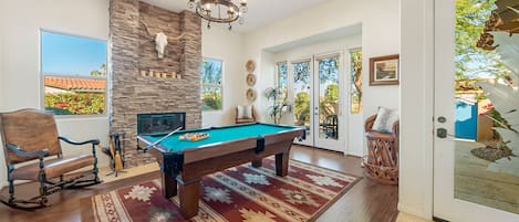 Intimate Game Room with Fireplace, Pool Table🎱, Darts🎯 & Lush Garden Views🌵⛰️