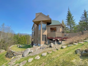 Located in the sought after development of Crawford Ridge, a short walk from the famous ski trail of Bretton Woods, this beautiful home features stunning views of Mount Washington and the Presidential Range.