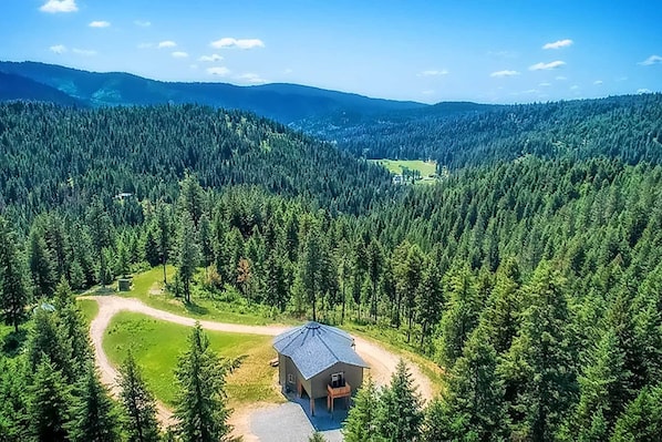 Coeur d'Alene Vacation Rental | 3BR | 3BA | Stairs Required | 2,100 Sq Ft