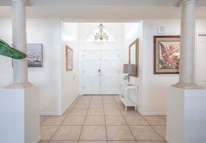 Foyer/Entryway