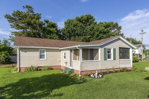 Enjoy the Bay Breezes from TWO Screened Porches.