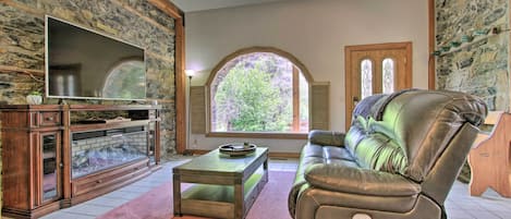 Helena Vacation Rental | 3BR | 2.5BA | Stairs Required | 3,000 Sq Ft