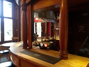 Bar (in der Unterkunft)