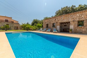 Beautiful villa with swimming pool