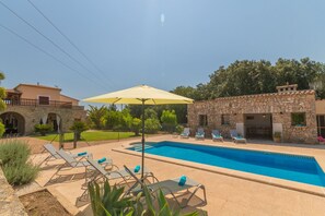 Beautiful villa with swimming pool