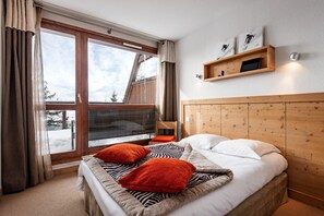 The bedroom may feature a variety of bedding options! Please do let us know if you have a preference.