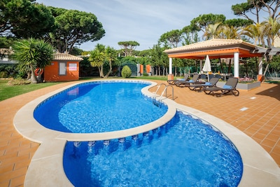 Villa Tenazinha III de 5 dormitorios, piscina, jardín privado, barbacoa y mesa de billar